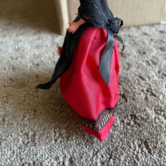 Vintage French Costume Doll from the Town of  Guérande/ Loire Atlantique - Picture 3 of 7